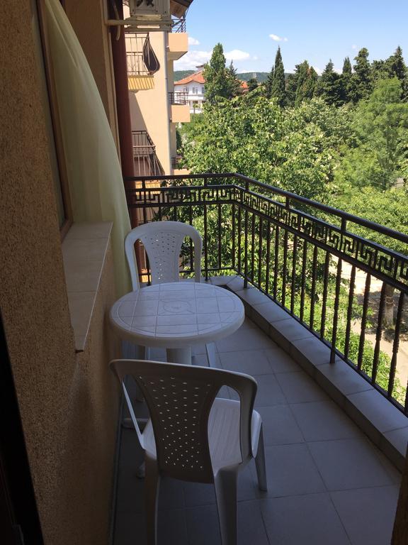 Family Hotel Friends Primorsko Exterior photo